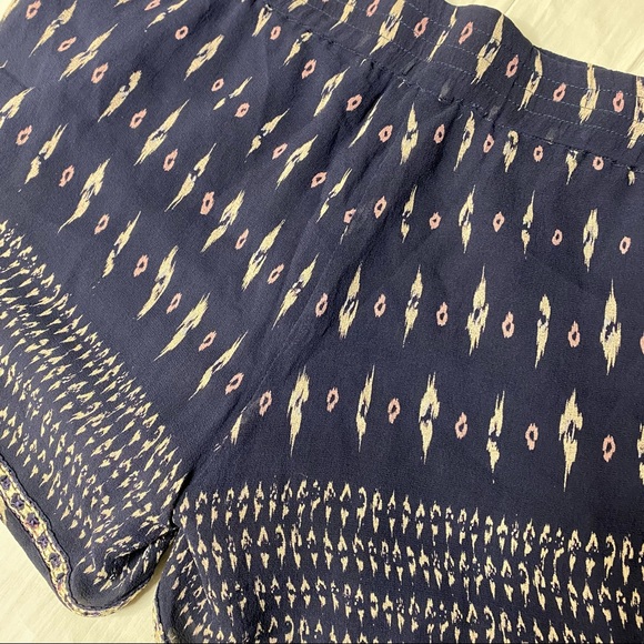 Joie Silk Shorts Boho Print Navy, Cream, Mauve Medium Lined - Picture 4 of 8